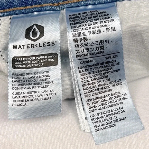 Levi’s NEW Women’s 22W Stretchy High Waisted Mom Distressed Tapered Leg Jean - Picture 7 of 12